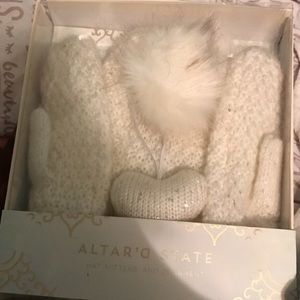 Knit Mitten and hat set